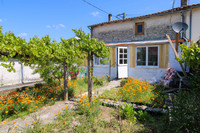 Maison à vendre à Dampierre-sur-Boutonne, Charente-Maritime - 77 000 € - photo 1