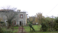 Maison à vendre à Mouzon, Charente - 16 000 € - photo 2