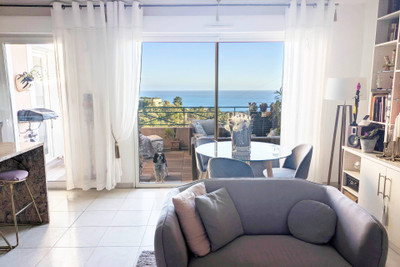 French property for sale in Nice, Alpes-Maritimes - €549,000 - photo 2