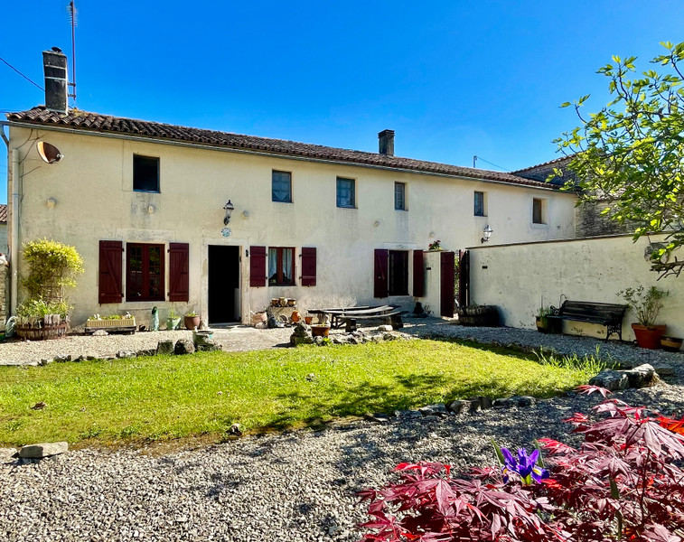 French property for sale in Romazières, Charente-Maritime - €141,700 - photo 6
