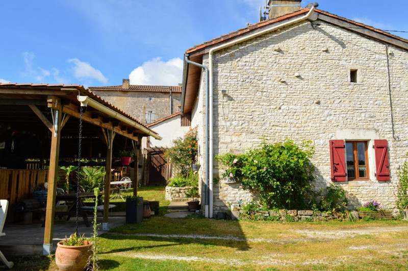 French property for sale in Saint-Ciers-sur-Bonnieure, Charente - &#8364;128,620 - photo 10