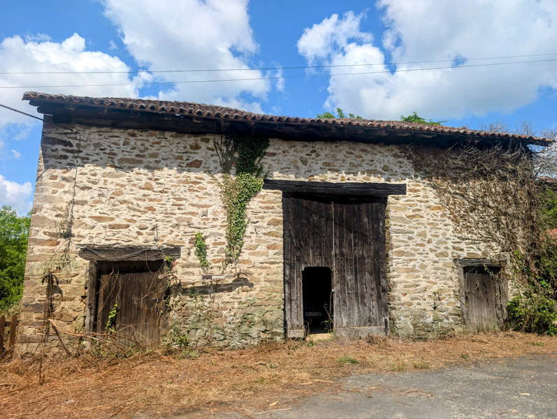 French property for sale in Saint-Bazile, Haute-Vienne - €66,600 - photo 2