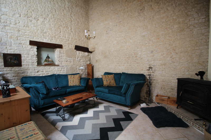 French property for sale in Loiré-sur-Nie, Charente-Maritime - €298,920 - photo 2
