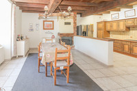 Propriété à vendre à Faye-l'Abbesse, Deux-Sèvres - 200 000 € - photo n°2