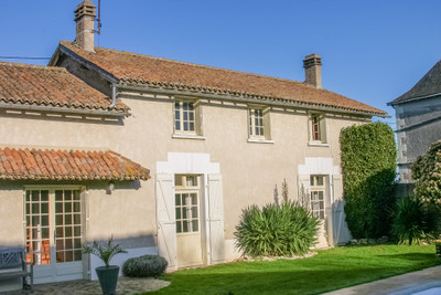 Maison à vendre à Frontenay-sur-Dive, Vienne, Poitou-Charentes, avec Leggett Immobilier