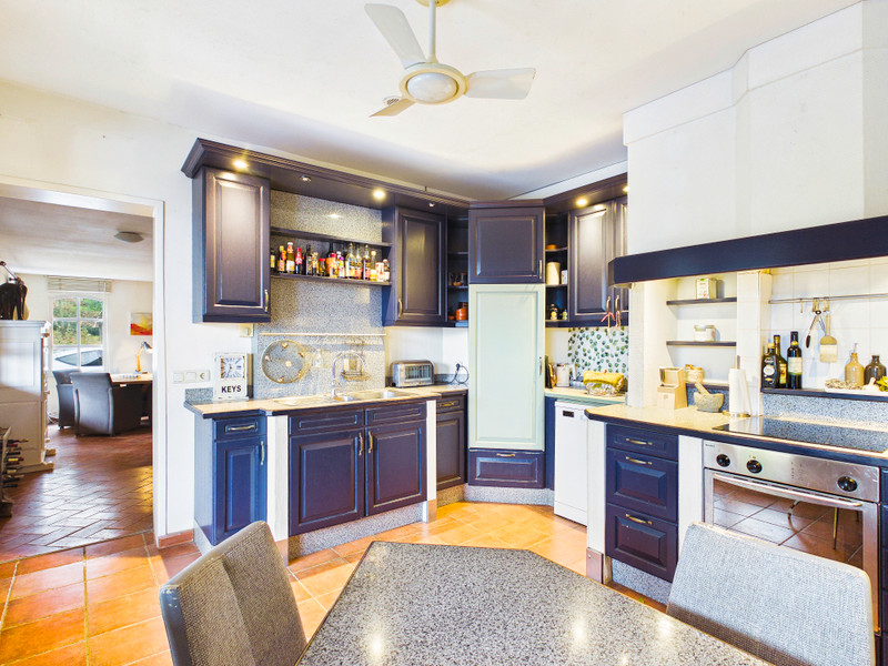 French property for sale in Salernes, Var - €395,000 - photo 5