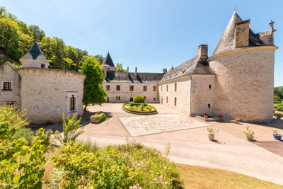chateau for sale in Aquitaine (Nouvelle-Aquitaine)