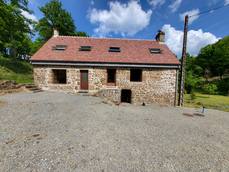 Maison à vendre à Saint-Mars-d'Égrenne, Orne - 185.000 € - photo 1