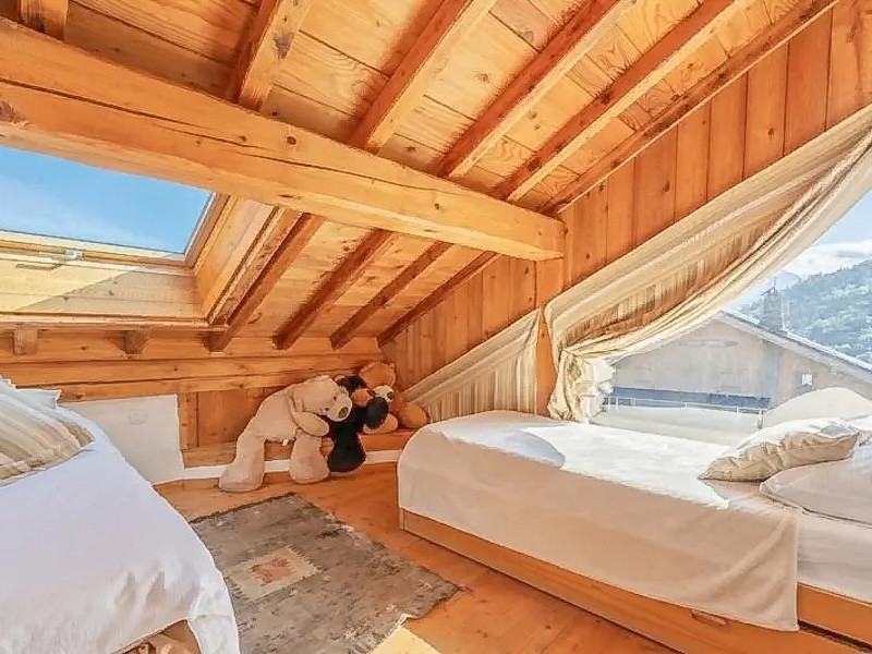 Ski property for sale in Meribel - €1,190,000 - photo 7