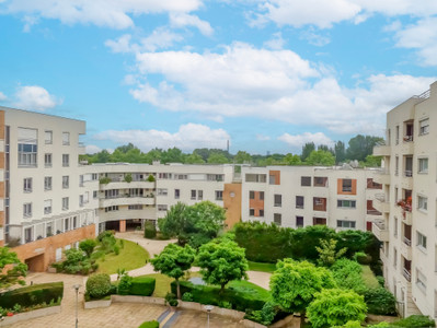 French property for sale in Puteaux, Hauts-de-Seine - €698,000 - photo 9