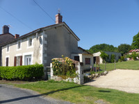 Maison à vendre à Moulismes, Vienne - 88.000 € - photo 1