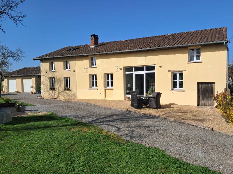 Maison à vendre à Videix, Haute-Vienne - 260.000 € - photo 1