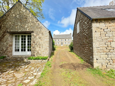 French property for sale in Ploumilliau, Côtes-d'Armor - €575,800 - photo 