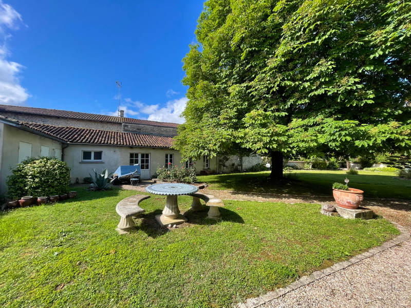 French property for sale in Cognac, Charente - €365,900 - photo 4