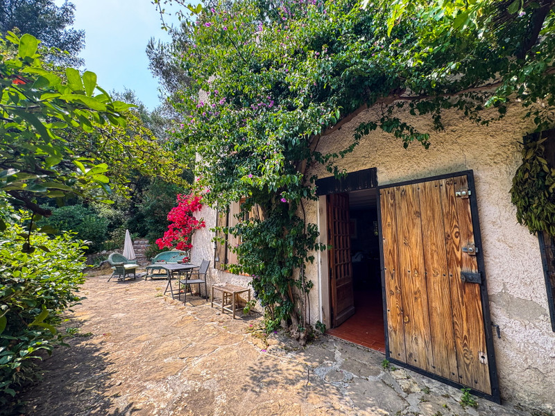 French property for sale in Bandol, Var - €590,000 - photo 3