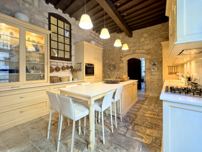 French property for sale in Saint-Rémy-de-Provence, Bouches-du-Rhône - €1,550,000 - photo 2