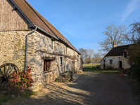 Maison à vendre à Saint-Denis-sur-Sarthon, Orne - 305.000 € - photo 1