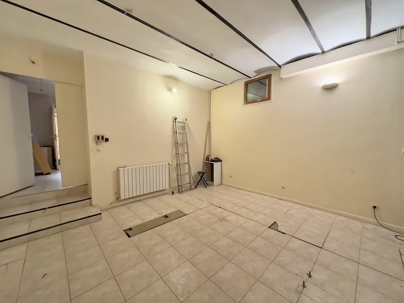 French property for sale in Paris 8e Arrondissement, Paris - €813,000 - photo 9