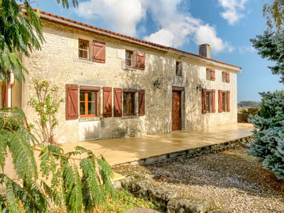 French property for sale in Chartuzac, Charente-Maritime - €190,000 - photo 2