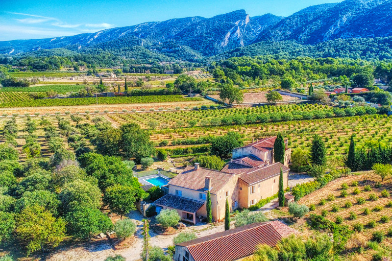 Maison à vendre à Maubec, Vaucluse - 1.800.000 € - photo 1