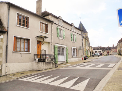 Maison à vendre à Prissac, Indre, Centre, avec Leggett Immobilier