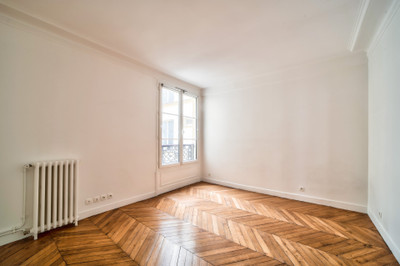 75008 Faubourg-du-Roule a beautiful 2 bed apartment of 90m2 on the 3rd floor in an   1880's building with lift