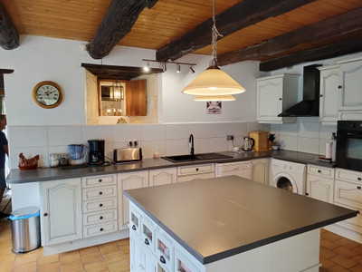 French property for sale in Vanzay, Deux-Sèvres - €175,001 - photo 5