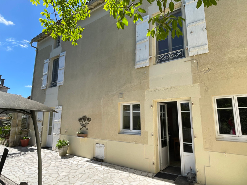Propriété à vendre à Rouillac, Charente - 390 000 €