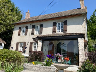 Maison à vendre à Bord-Saint-Georges, Creuse, Limousin, avec Leggett Immobilier