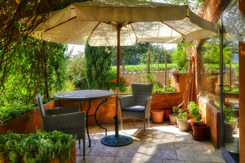 French property for sale in Roussillon, Vaucluse - €437,000 - photo 1