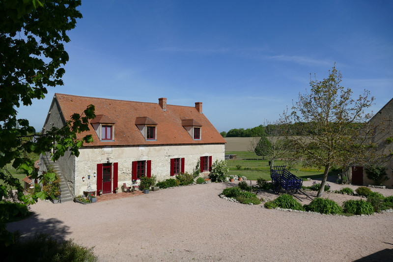 French property for sale in Montaigu-le-Blin, Allier - &#8364;795,000 - photo 6