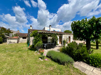 Maison à vendre à Geay, Charente-Maritime - 445.200 € - photo 1