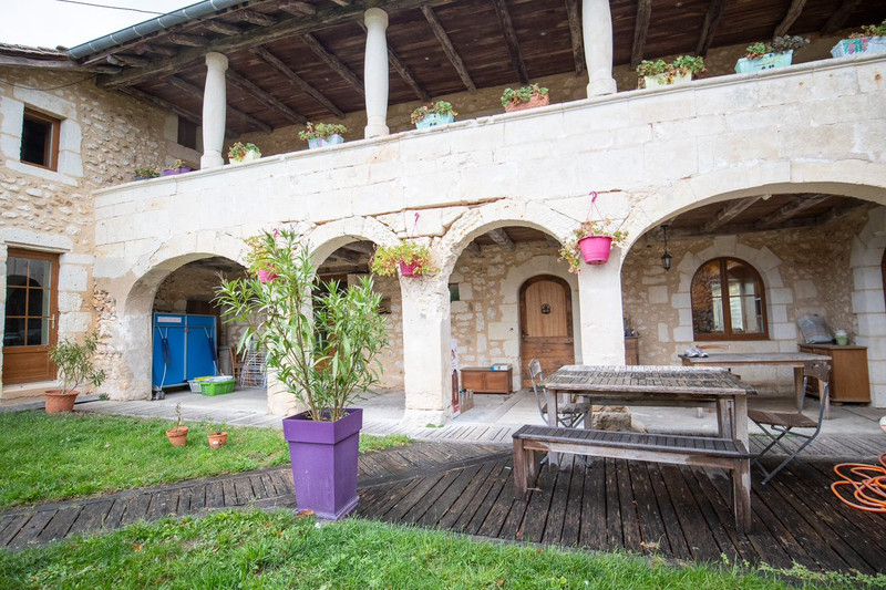 French property for sale in Jaure, Dordogne - €450,000 - photo 2