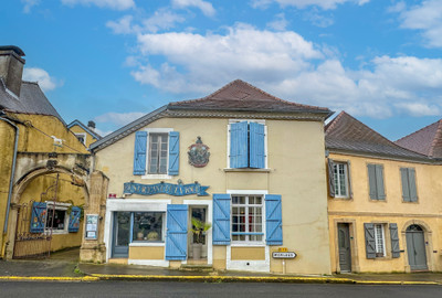 Commerce à vendre à Lembeye, Pyrénées-Atlantiques, Aquitaine, avec Leggett Immobilier