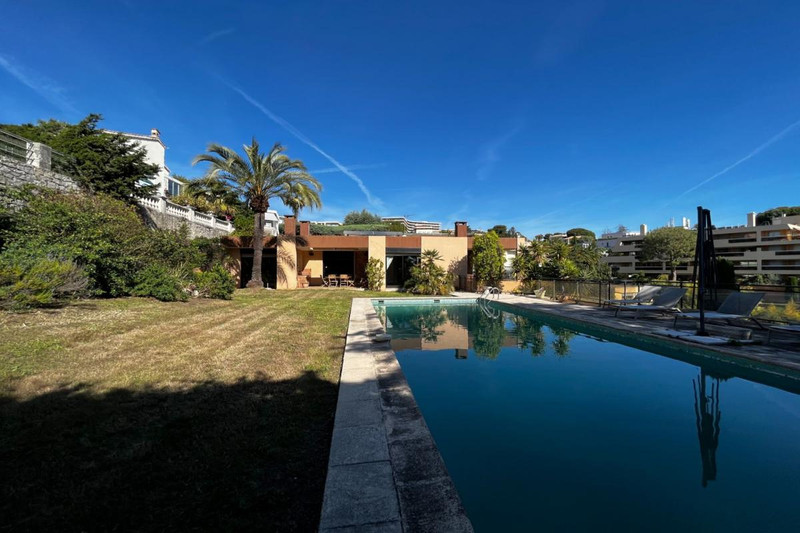 French property for sale in Nice, Alpes-Maritimes - €1,990,000 - photo 4