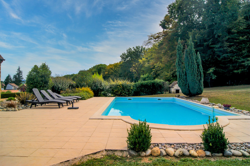 French property for sale in Les Farges, Dordogne - €445,200 - photo 4