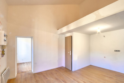 French property for sale in Apt, Vaucluse - €199,000 - photo 13