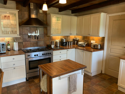 French property for sale in Le Pin, Charente-Maritime - €195,000 - photo 1