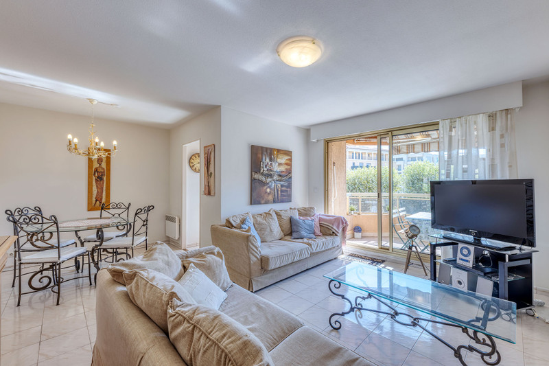 French property for sale in Menton, Alpes-Maritimes - €640,000 - photo 2