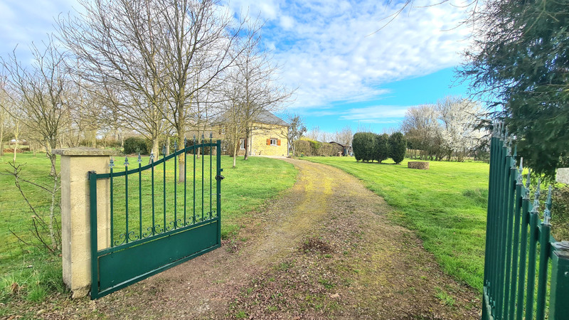 French property for sale in Couesmes-Vaucé, Mayenne - €128,500 - photo 14