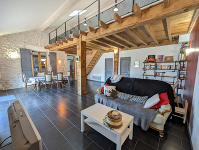 French property for sale in Ruelle-sur-Touvre, Charente - €279,000 - photo 1