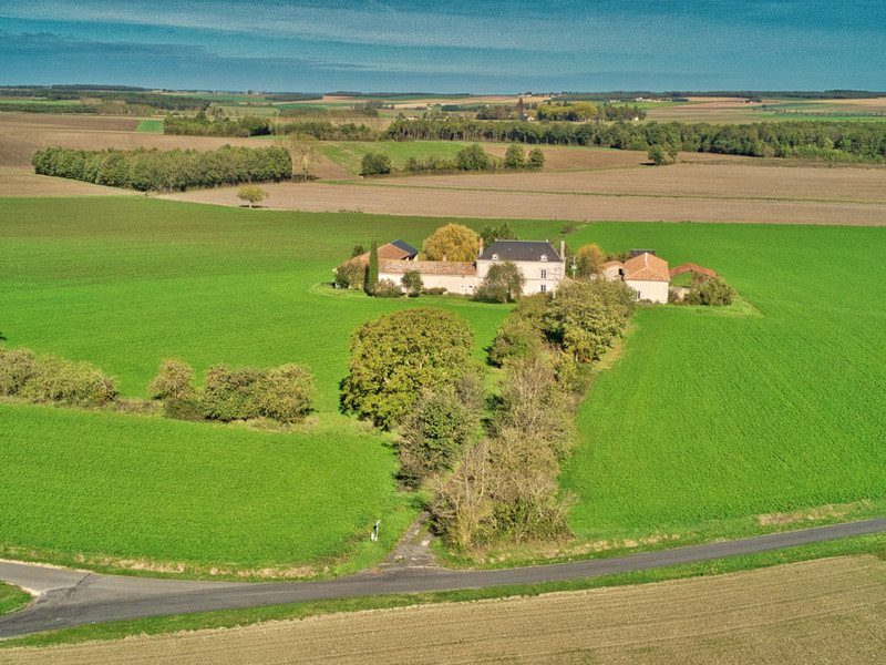 French property for sale in Prinçay, Vienne - €299,000 - photo 6