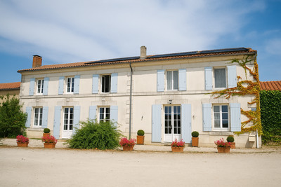 Maison à vendre à Boscamnant, Charente-Maritime, Poitou-Charentes, avec Leggett Immobilier