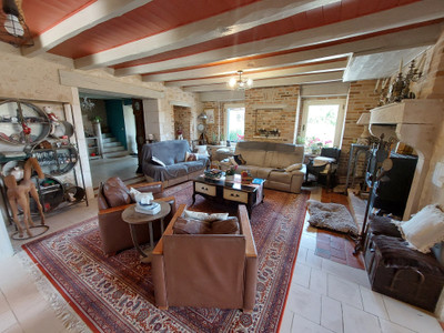 French property for sale in Angoulême, Charente - €840,000 - photo 6