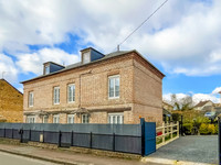 Maison à vendre à Vimoutiers, Orne - 255.000 € - photo 1