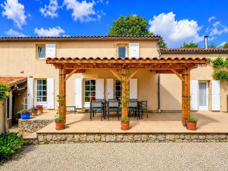 French property for sale in Saint-Hilaire-des-Loges, Vendée - €265,000 - photo 0