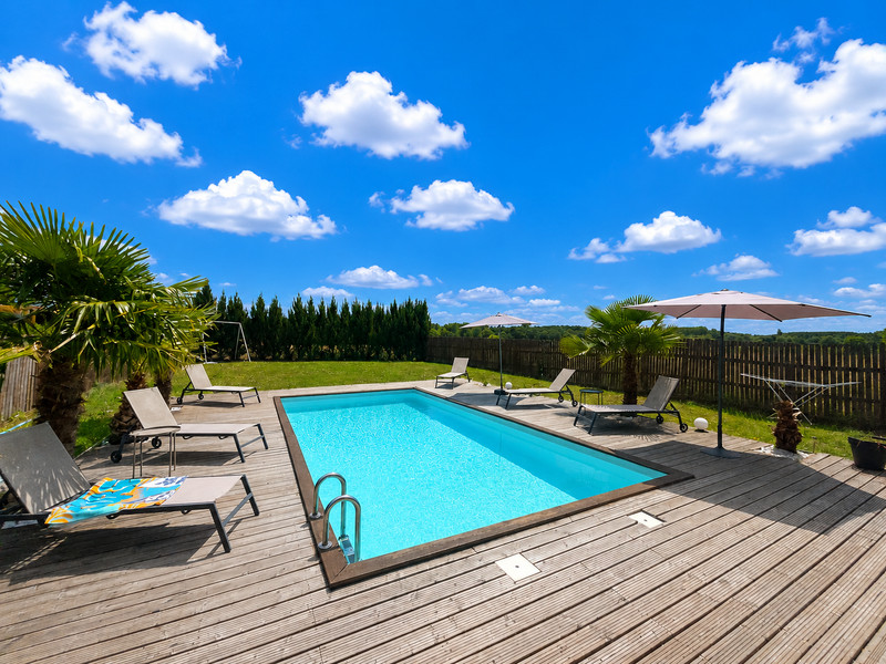 French property for sale in Bazac, Charente - €224,000 - photo 3