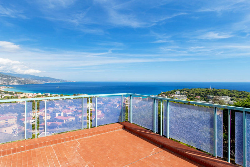 French property for sale in Roquebrune-Cap-Martin, Alpes-Maritimes - &#8364;3,950,000 - photo 3