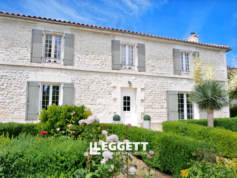 Maison 8 pièce(s), CHÂTEAUNEUF-SUR-CHARENTE