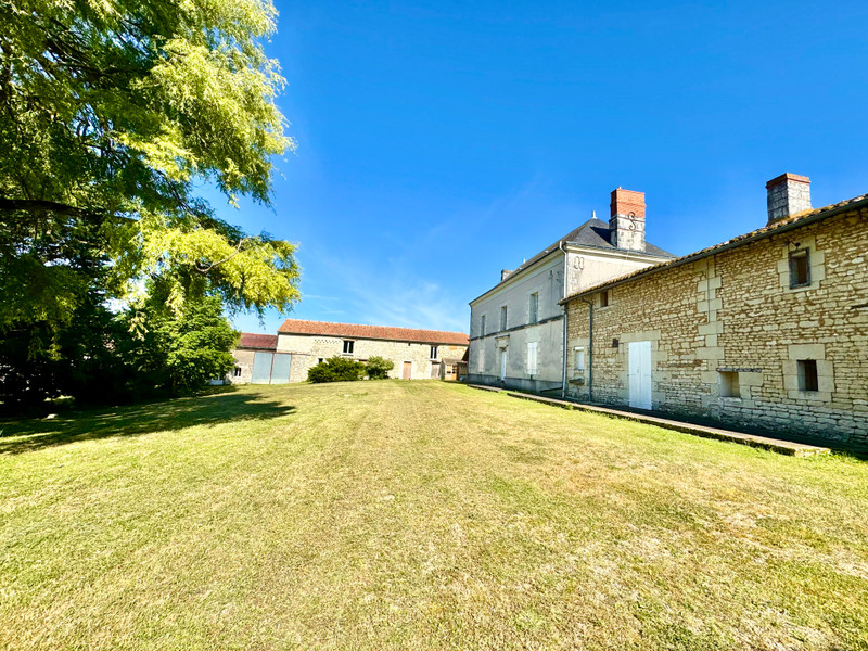 French property for sale in Prinçay, Vienne - €299,000 - photo 2